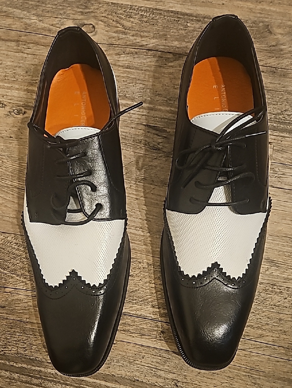 Men's Black & White Two-Tone Wingtip Derby Shoes